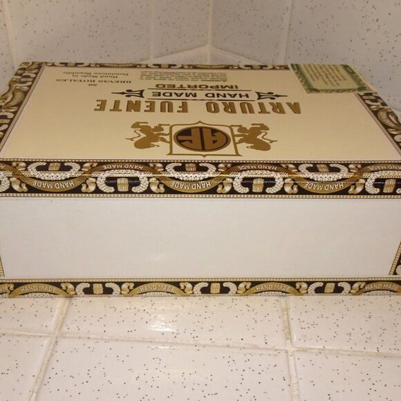 Vintage Arturo Fuente Wood Cigar Box stash box trinket wooden Dominican Republic - Picture 13 of 14